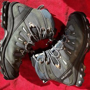 Salomon Quest 4D GTX Gore-Tex unisex boots mens size 10 / women’s size 11.5